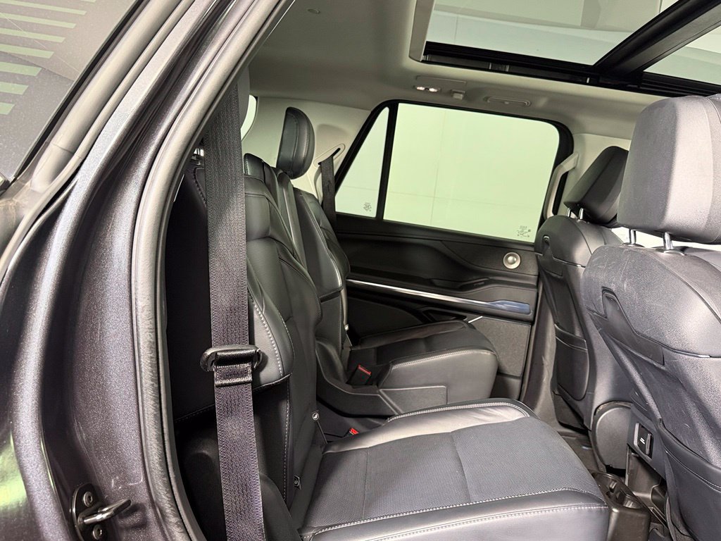 Used 2025 Lincoln Navigator Reserve AWD/4WD image 22