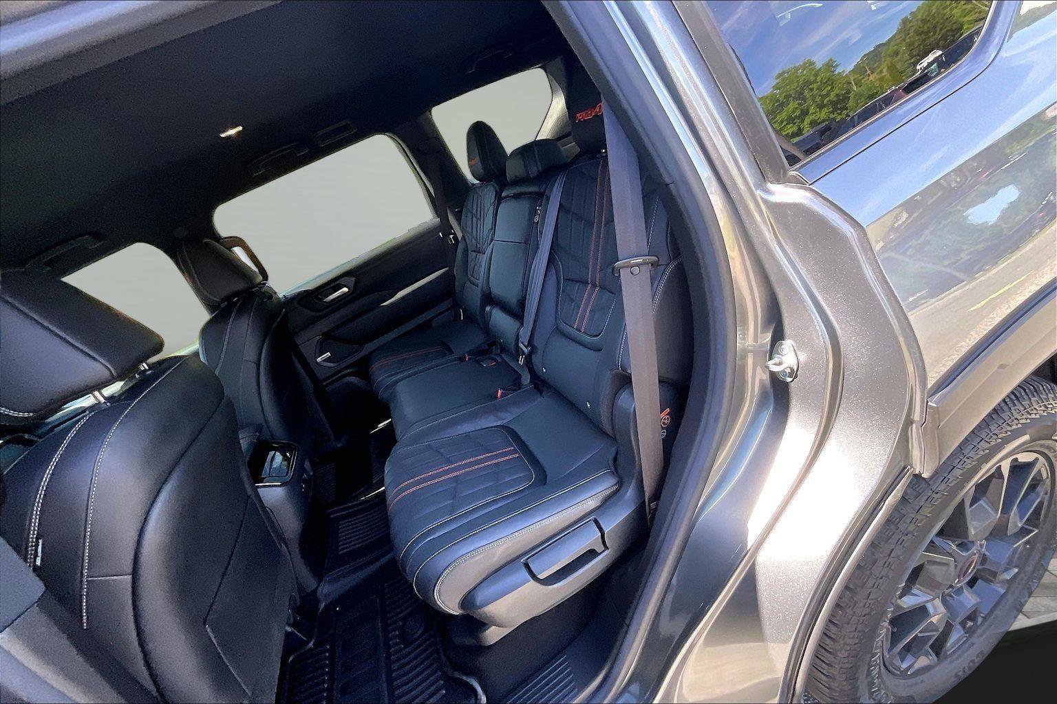 Certified 2025 Nissan Armada PRO-4X AWD/4WD image 26