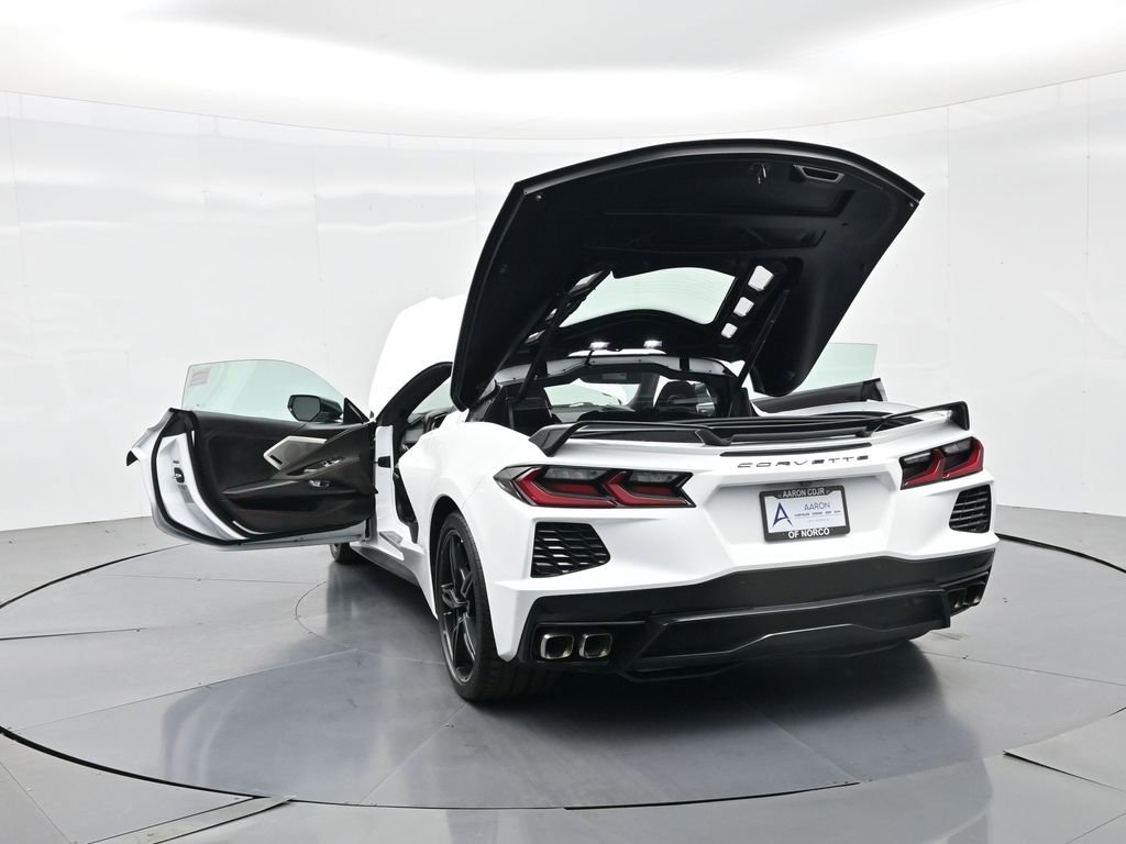 Used 2022 Chevrolet Corvette Stingray Premium Cpe w/ Z51 Performance Package image 32