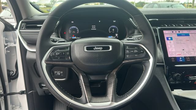 Used 2024 Jeep Grand Cherokee Limited RWD image 15