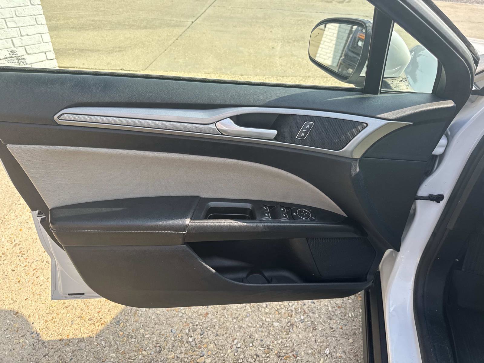 Used 2020 Ford Fusion S image 18