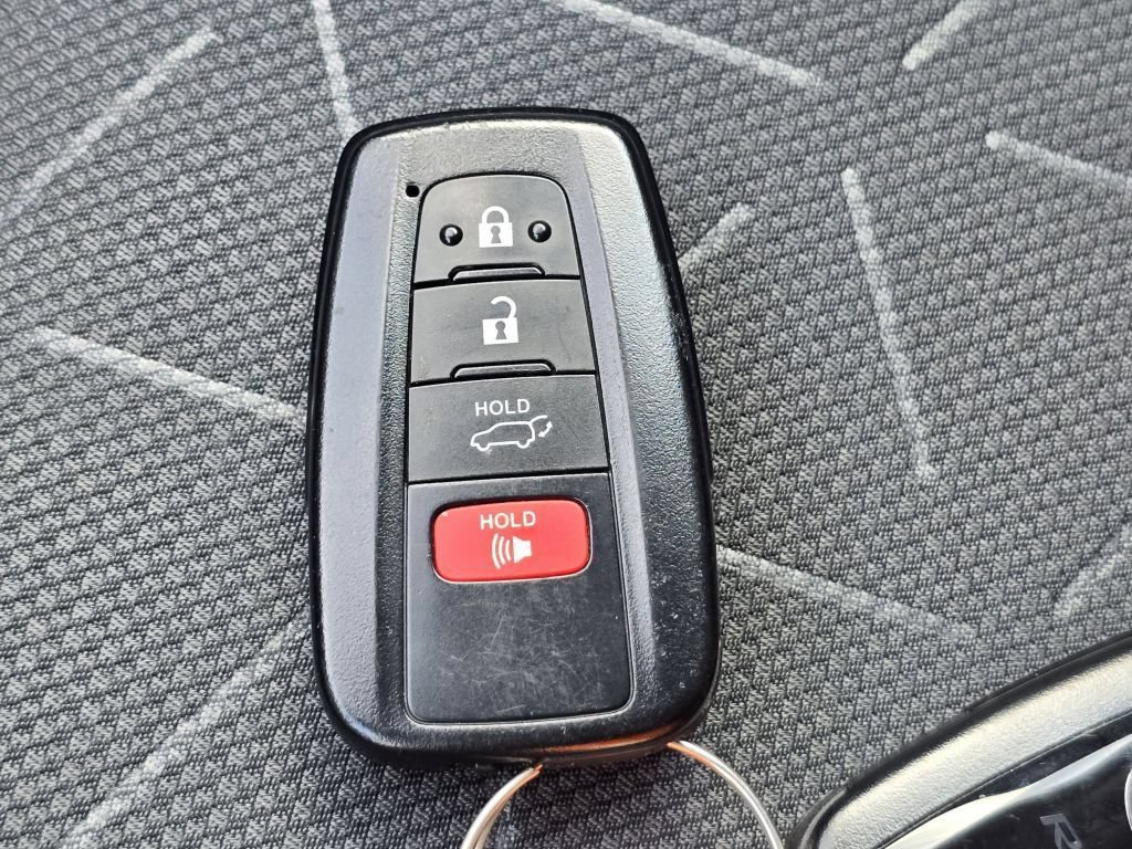 Used 2021 Toyota RAV4 XLE w/ Convenience Package AWD/4WD image 35