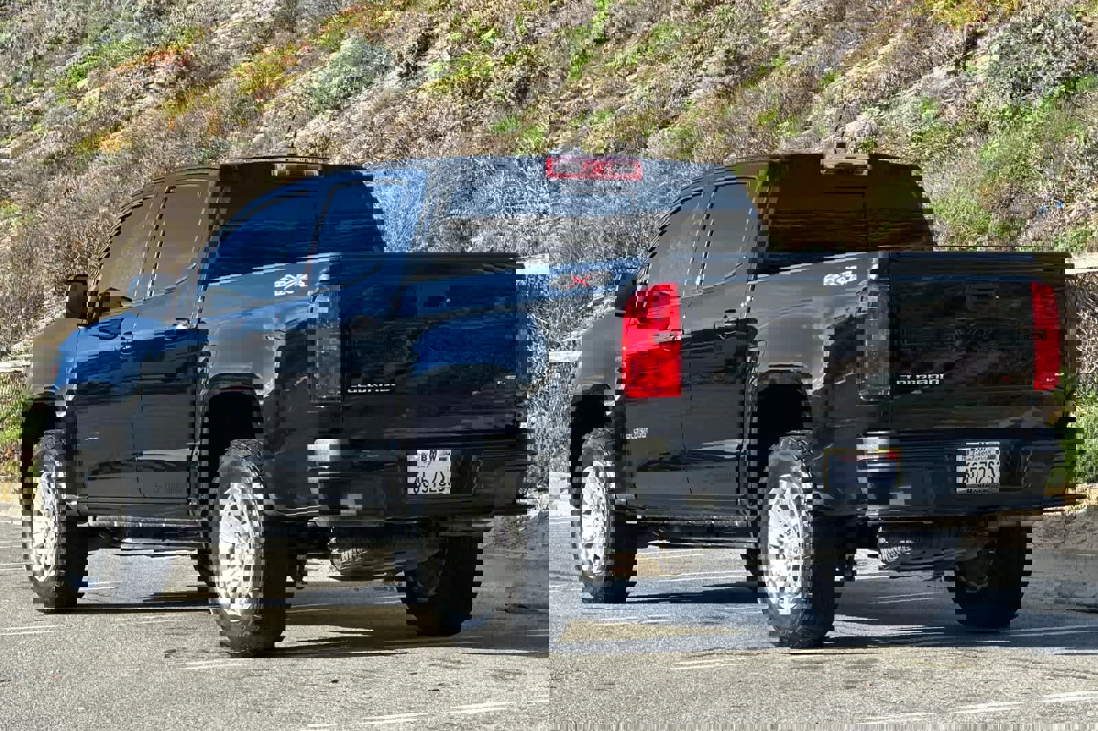 Used 2022 Chevrolet Colorado LT w/ Luxury Package image 7