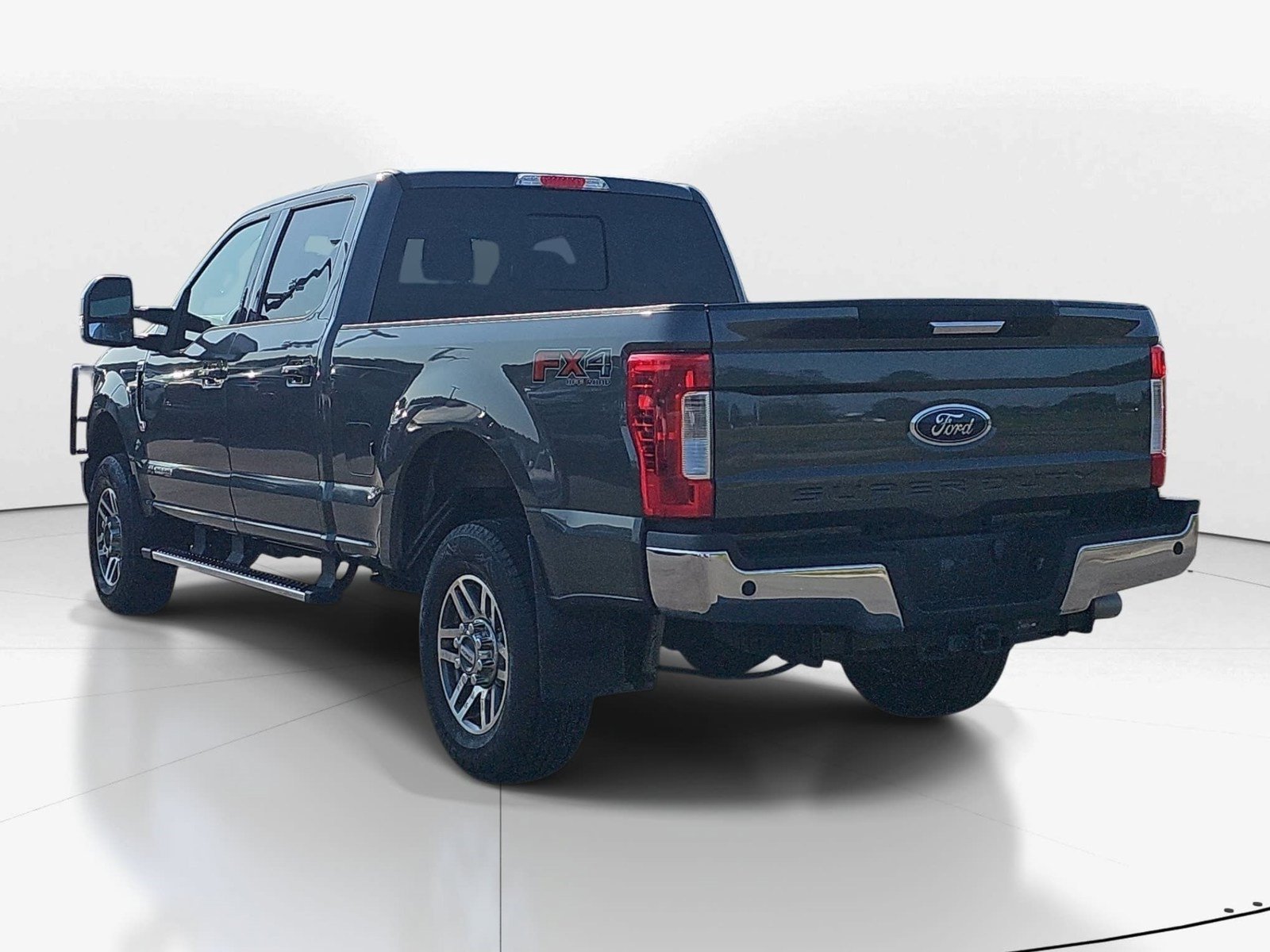 Used 2017 Ford F250 Lariat w/ Lariat Value Package AWD/4WD image 6