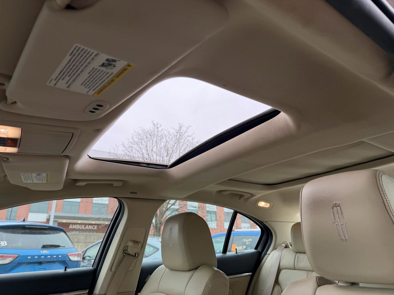 Used 2009 Lincoln MKS AWD image 13