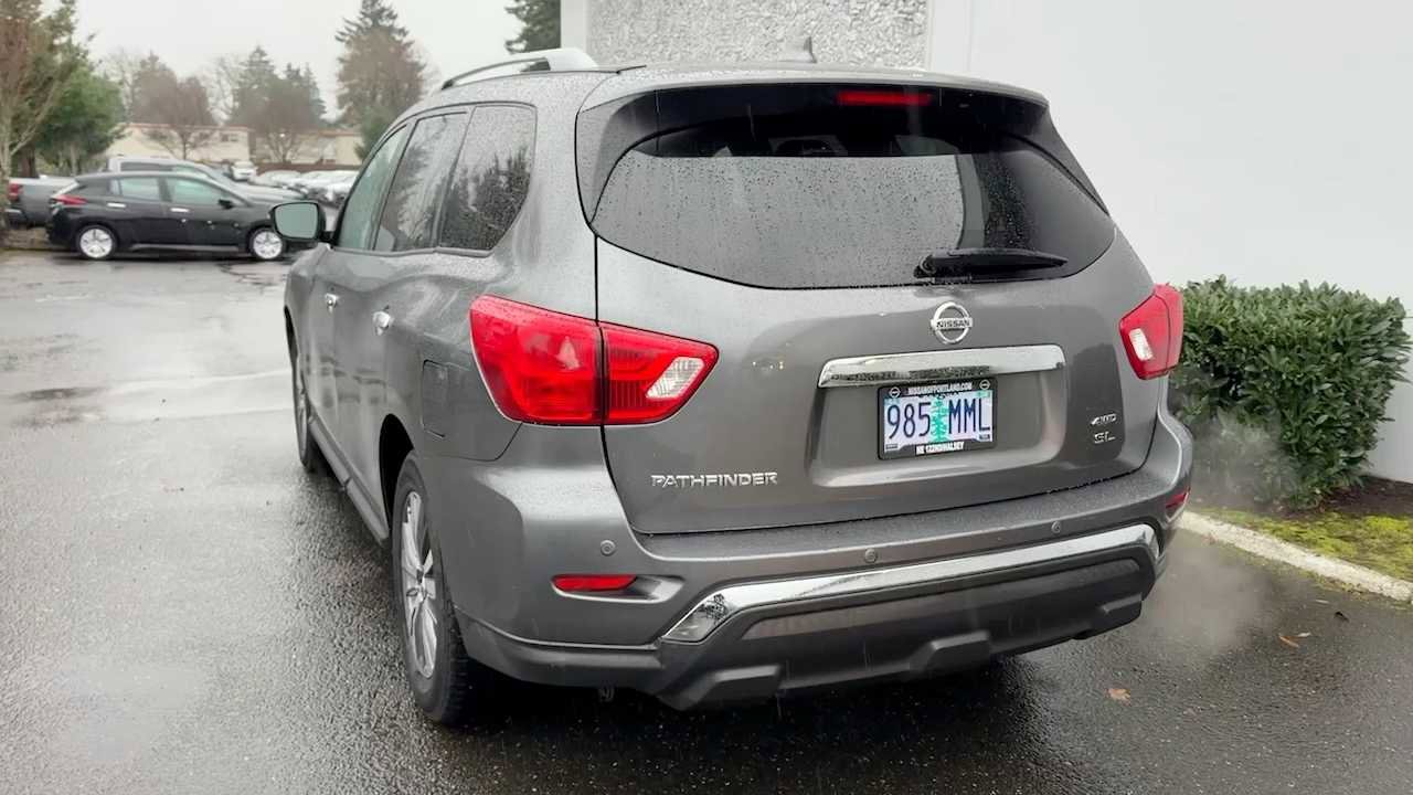 Used 2019 Nissan Pathfinder SL image 10