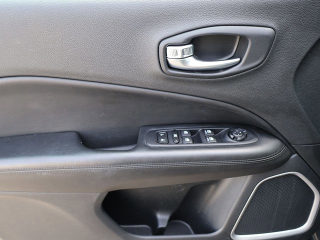 Used 2020 Jeep Compass Latitude AWD/4WD image 11