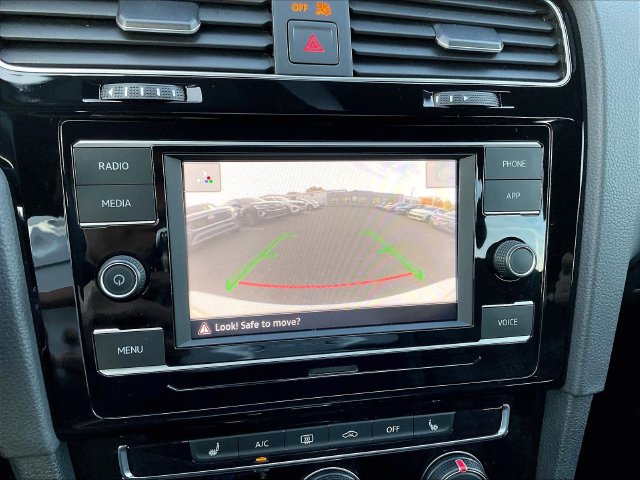 Used 2021 Volkswagen Golf 4-Door FWD image 25