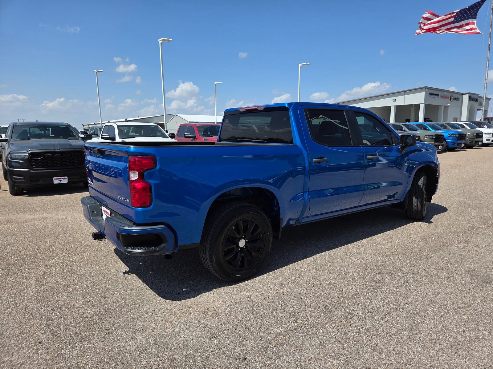 Used 2023 Chevrolet Silverado 1500 Custom RWD image 9