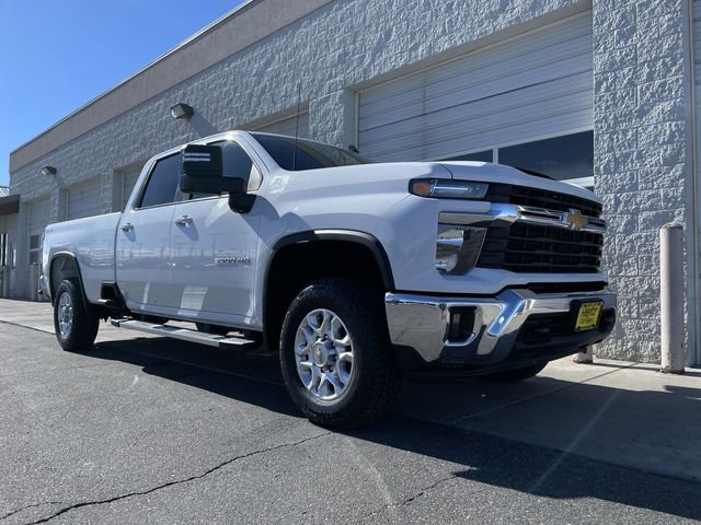 Used 2025 Chevrolet Silverado 3500 LT w/ Convenience Package image 10