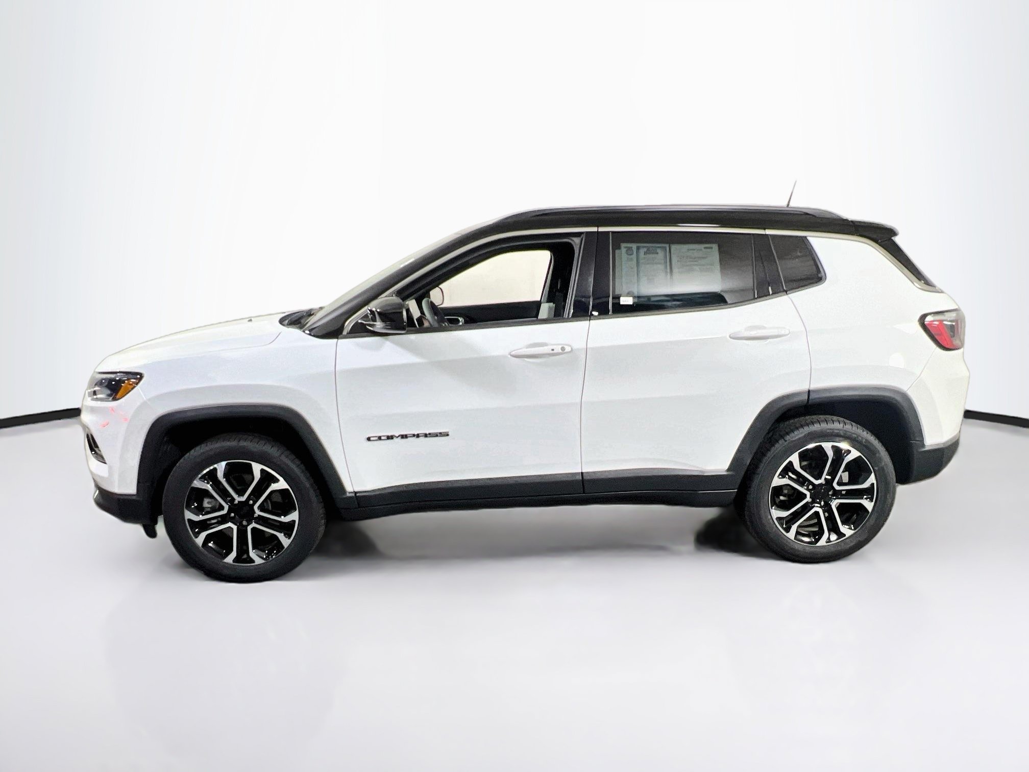 Used 2023 Jeep Compass Limited AWD/4WD image 8