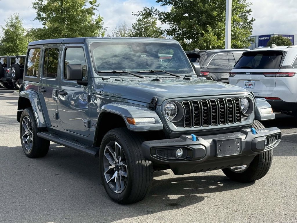 Used 2024 Jeep Wrangler Unlimited AWD/4WD image 9