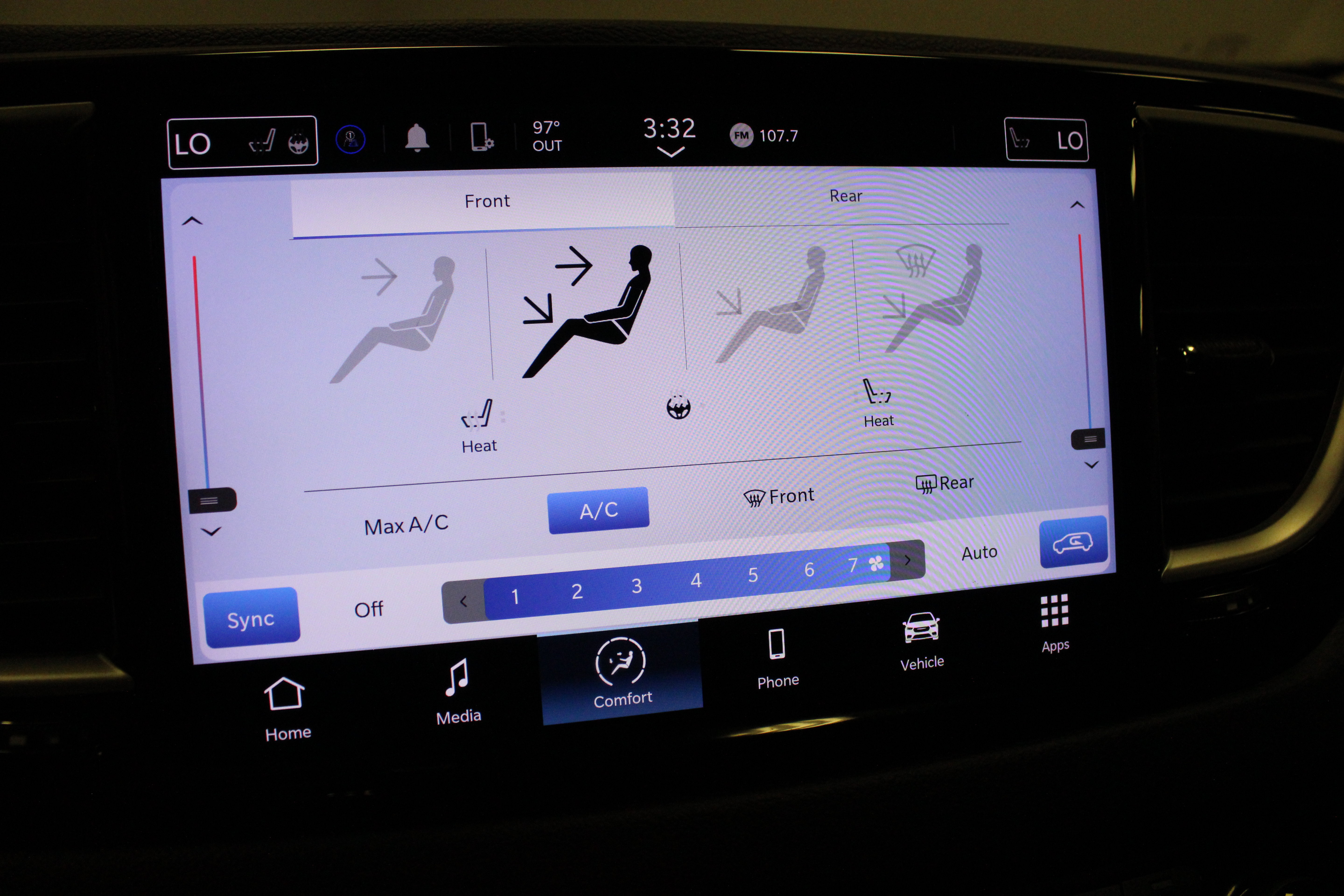 Used 2023 Chrysler Pacifica Touring-L FWD image 26