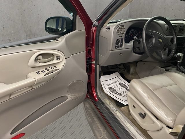 Used 2008 Chevrolet TrailBlazer LT w/ Sun And 6-Disc Cd Package AWD/4WD image 17