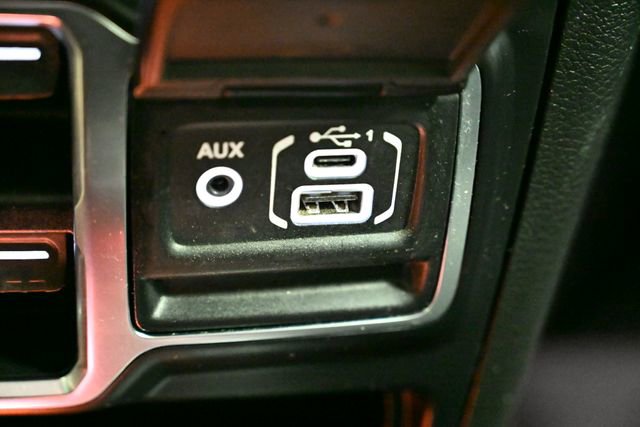 Used 2021 Jeep Wrangler Unlimited Sahara image 34