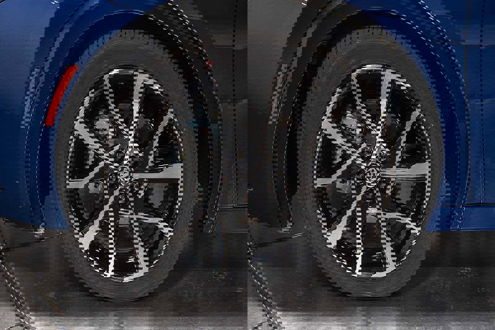 New 2026 Toyota Prius Plug-In Hybrid FWD image 10