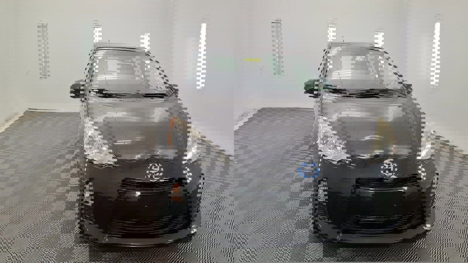Used 2014 Toyota Prius C Two image 7
