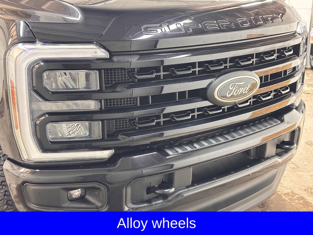 Used 2024 Ford F250 Lariat w/ Black Appearance Package AWD/4WD image 15