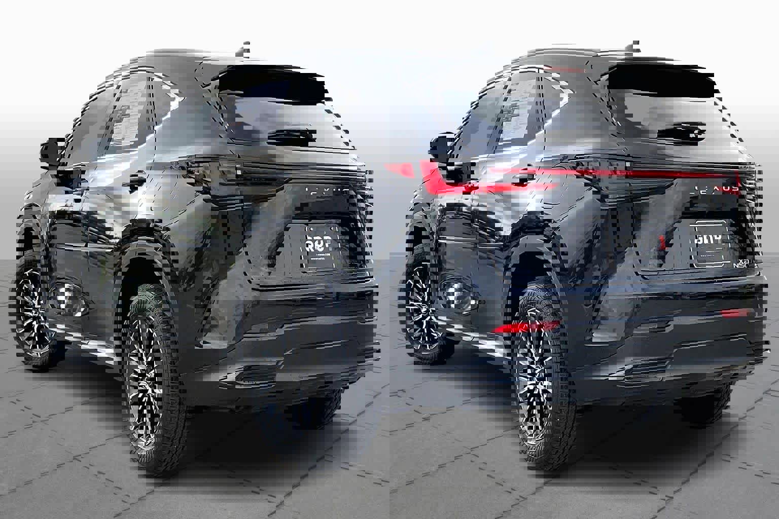 Used 2025 Lexus NX 250 FWD w/ Cold Area Package image 10