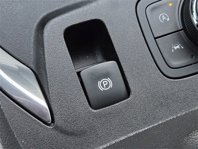 Used 2023 Chevrolet Traverse LT image 23