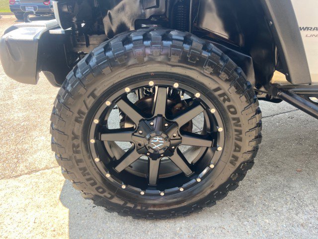 Used 2018 Jeep Wrangler Unlimited Rubicon w/ Connectivity Group AWD/4WD image 15