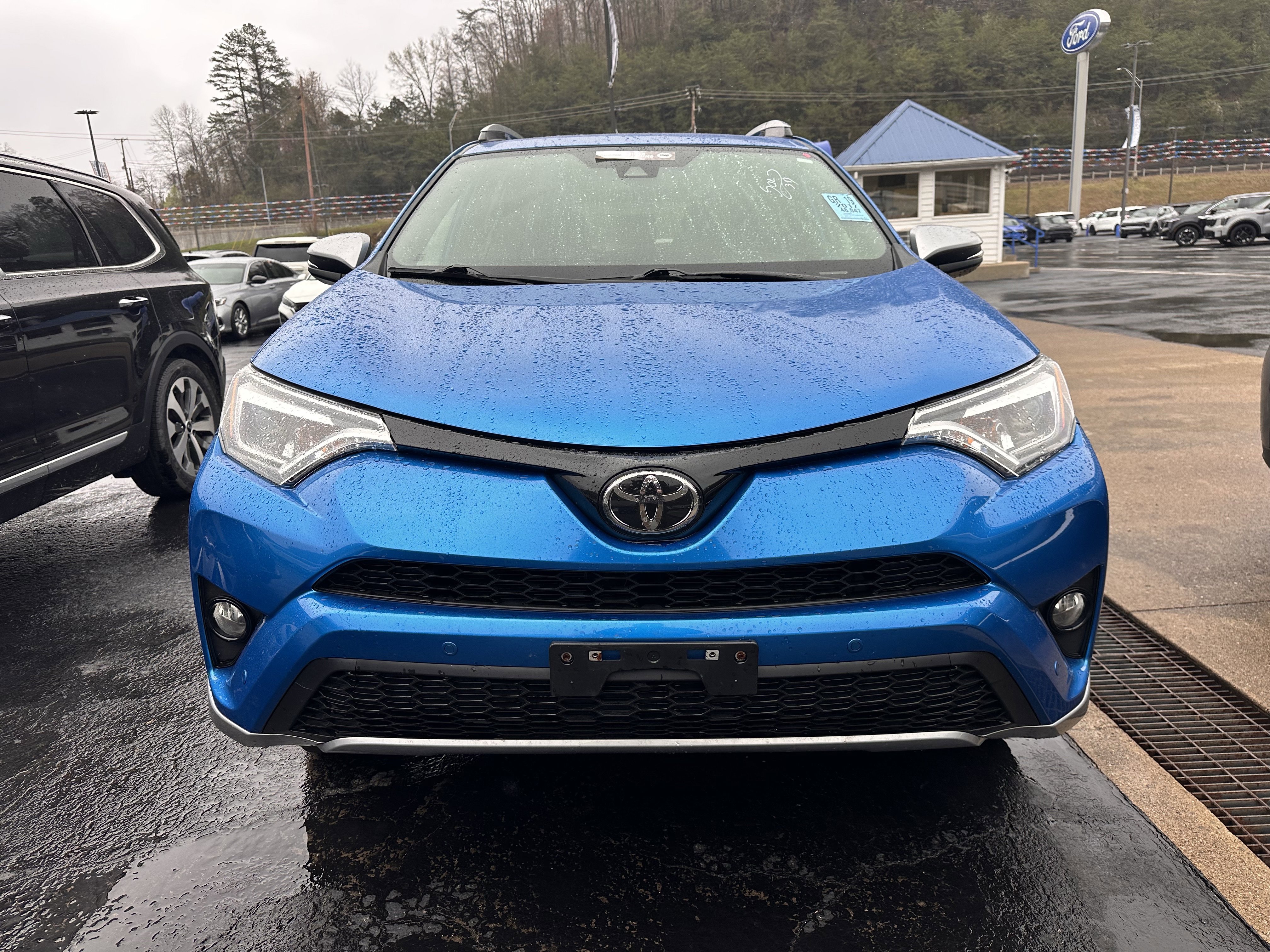 Used 2017 Toyota RAV4 SE w/ Power Extra Value Package image 2