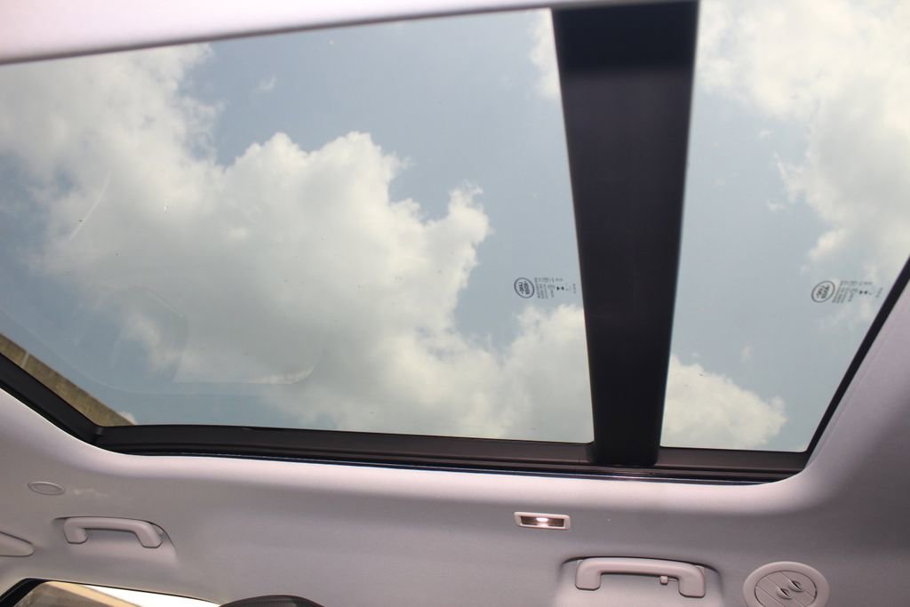 New 2025 Land Rover Defender 130 X-Dynamic SE image 22