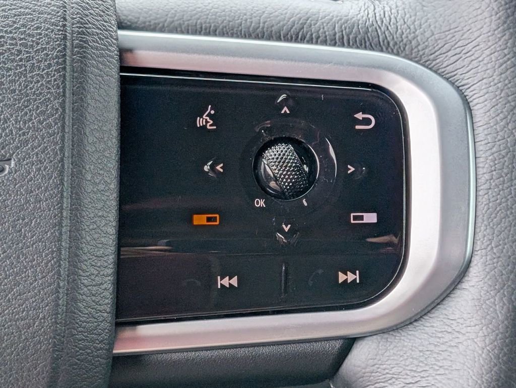 Used 2025 Nissan Armada Platinum image 31