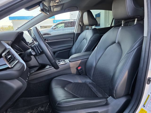 Used 2022 Toyota Camry XSE FWD image 13