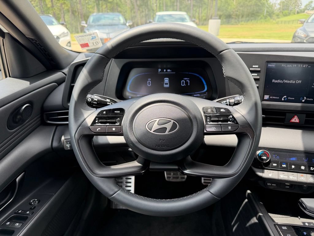 Certified 2026 Hyundai Elantra SEL Sport Premium FWD image 17