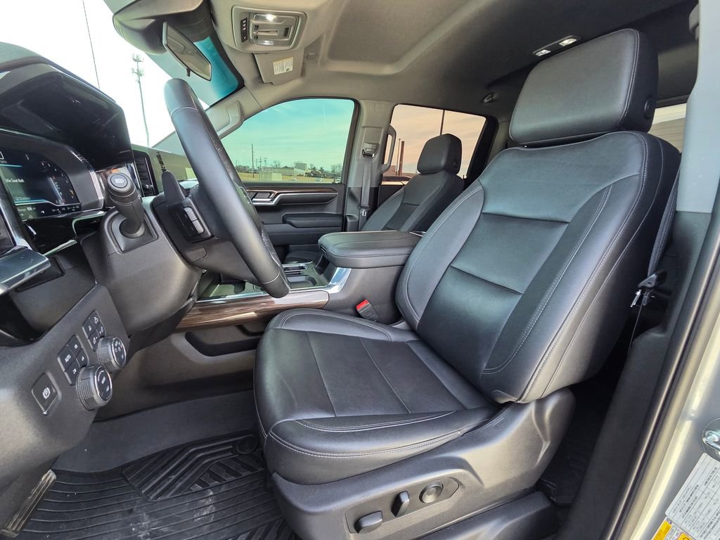 Used 2023 Chevrolet Silverado 1500 RST image 12
