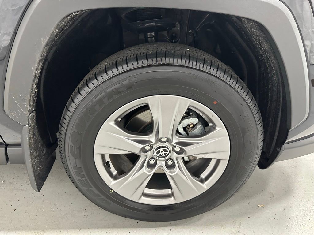 Used 2025 Toyota RAV4 XLE image 63