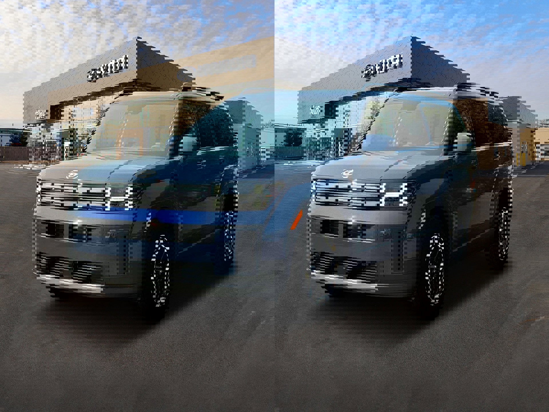 Used 2025 Hyundai Santa Fe SEL image 1