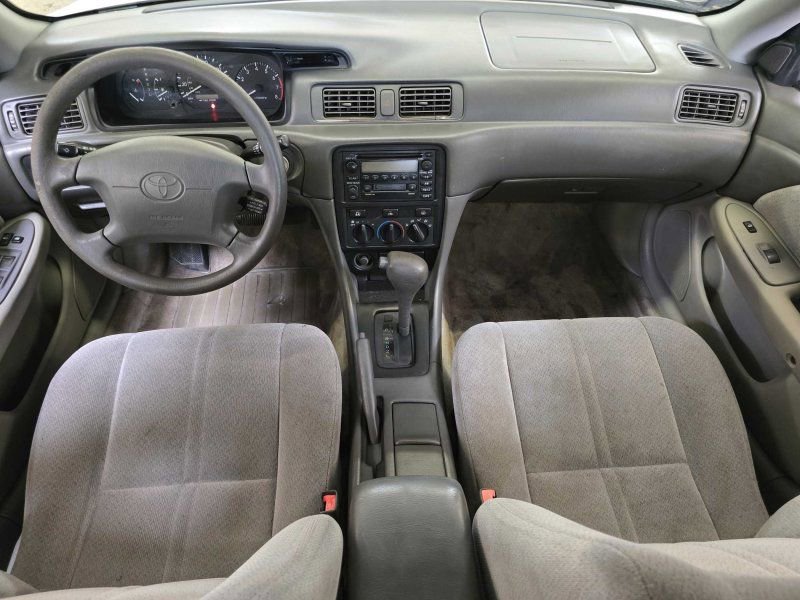 Used 2001 Toyota Camry LE FWD image 4