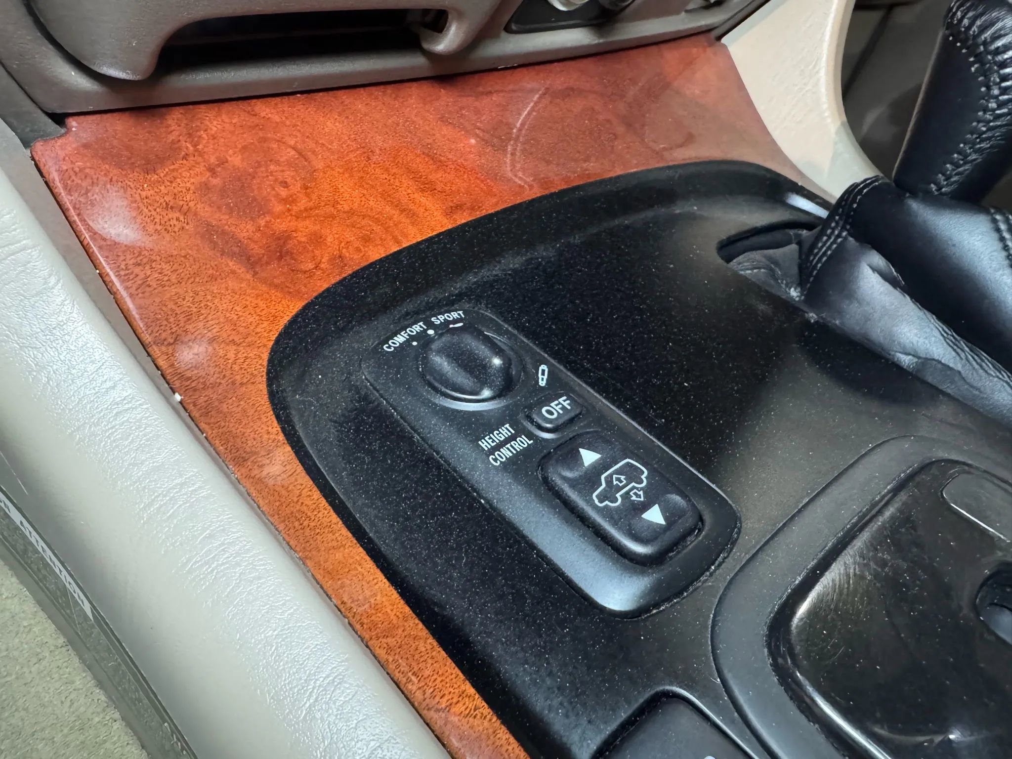 Used 2001 Lexus LX 470 4WD image 28