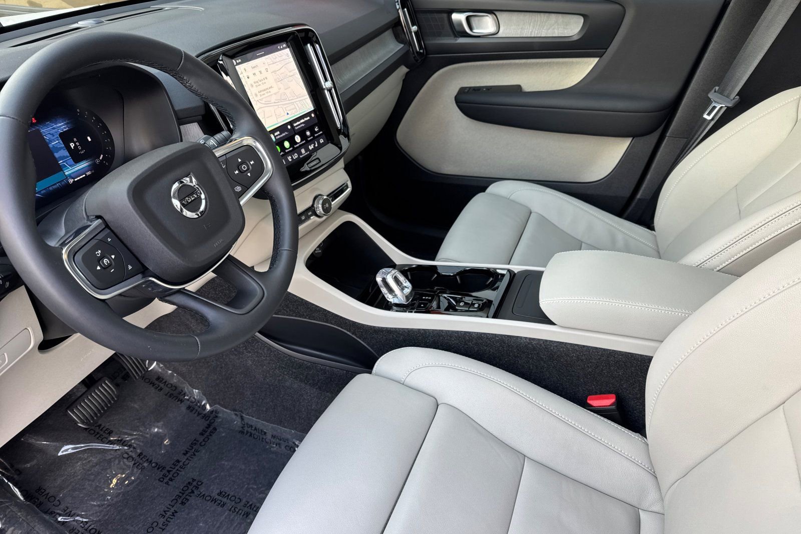 Certified 2026 Volvo XC40 B5 Plus w/ Protection Package Premier AWD/4WD image 9