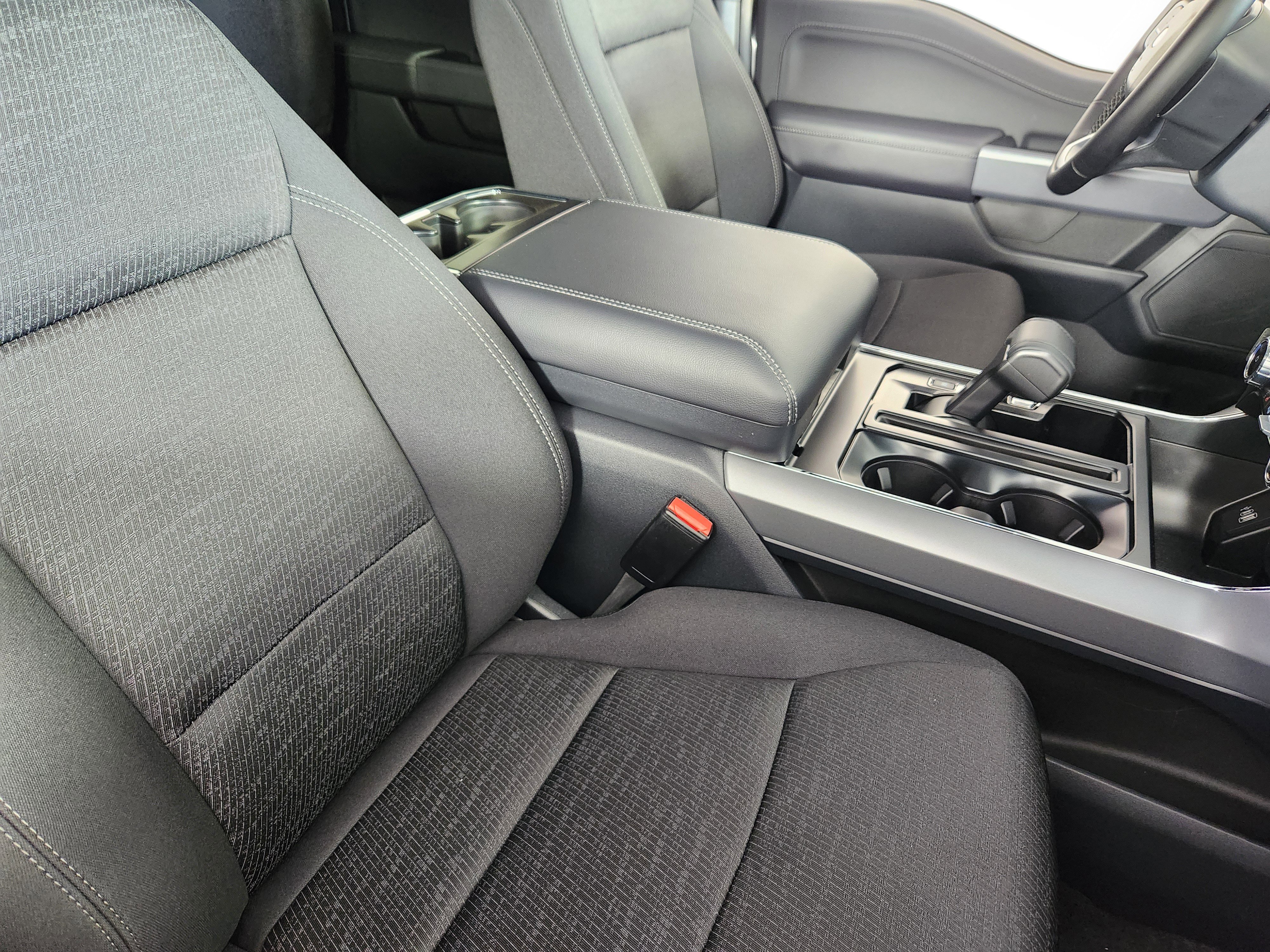 New 2025 Ford F150 XLT w/ Equipment Group 302A MID image 9