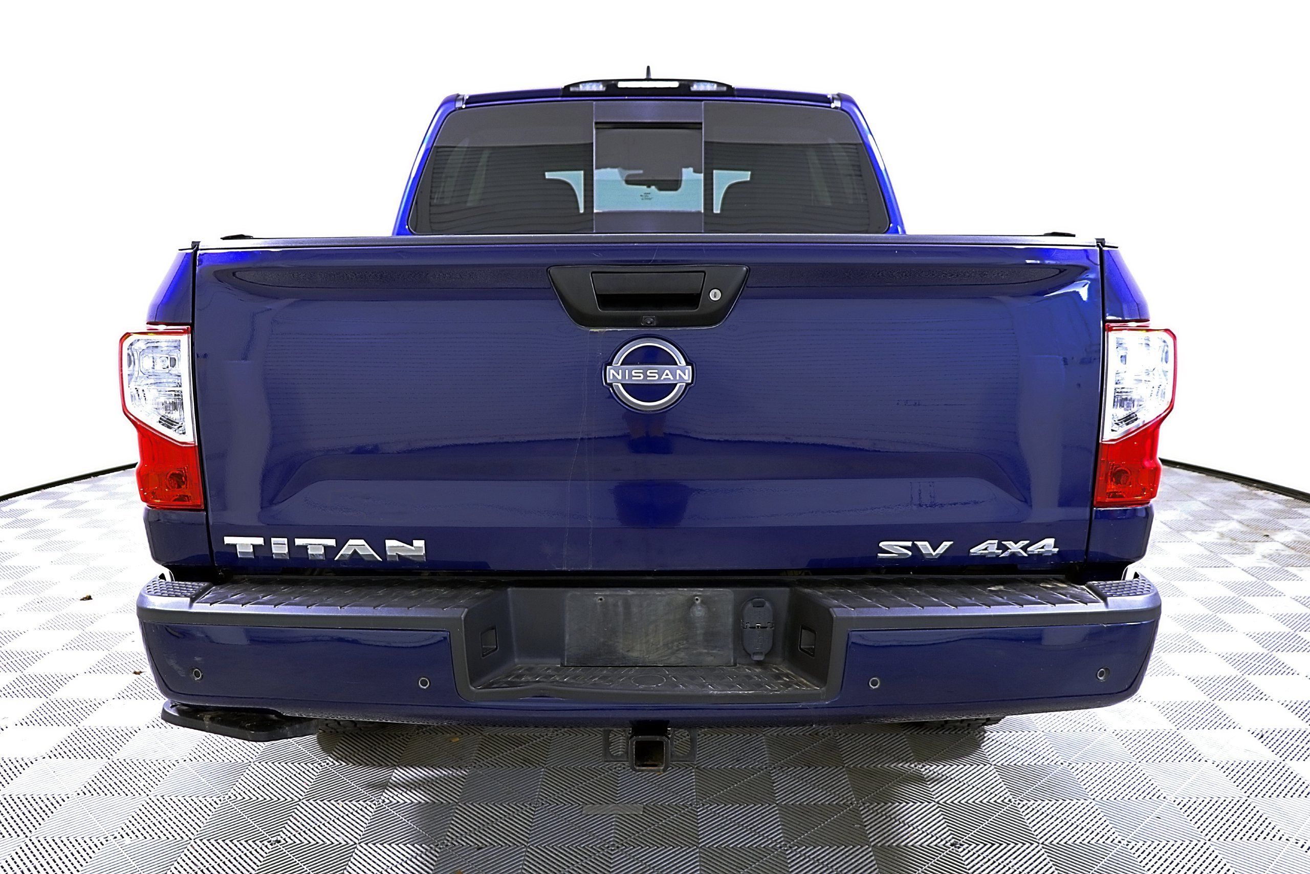 Used 2024 Nissan Titan SV w/ Accessory Utility Package AWD/4WD image 8