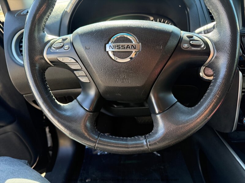 Used 2016 Nissan Pathfinder SV w/ SV Cold Weather Package AWD/4WD image 27
