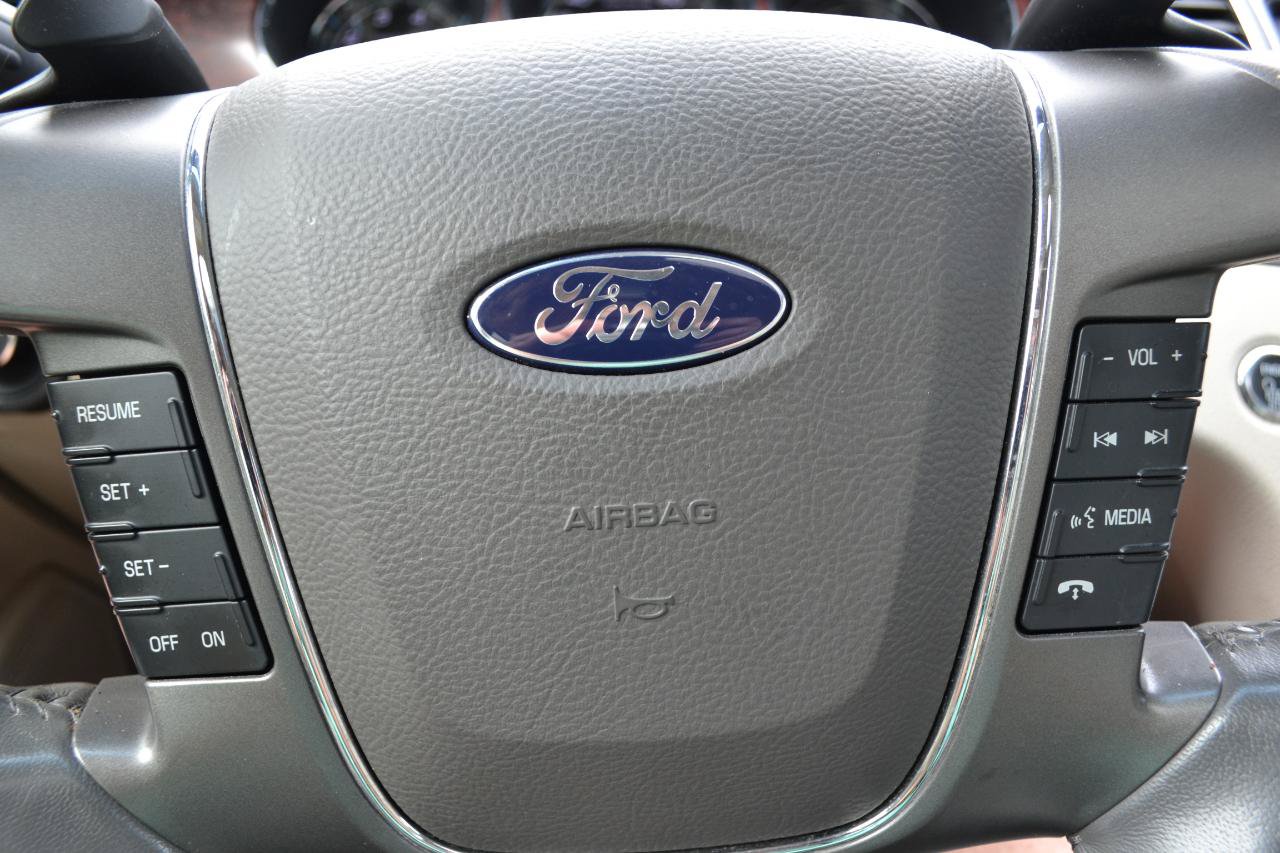 Used 2010 Ford Taurus Limited AWD/4WD image 15
