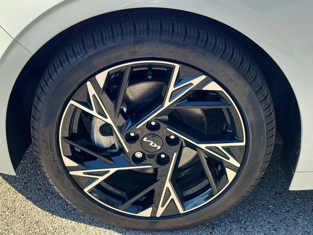 Used 2025 Kia K5 GT-Line w/ GT-Line Premium Package FWD image 11