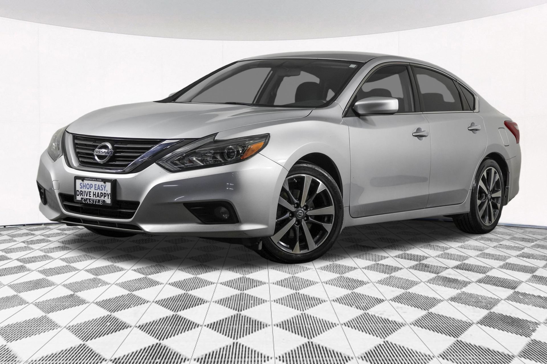Used 2017 Nissan Altima 2.5 SR FWD image 2
