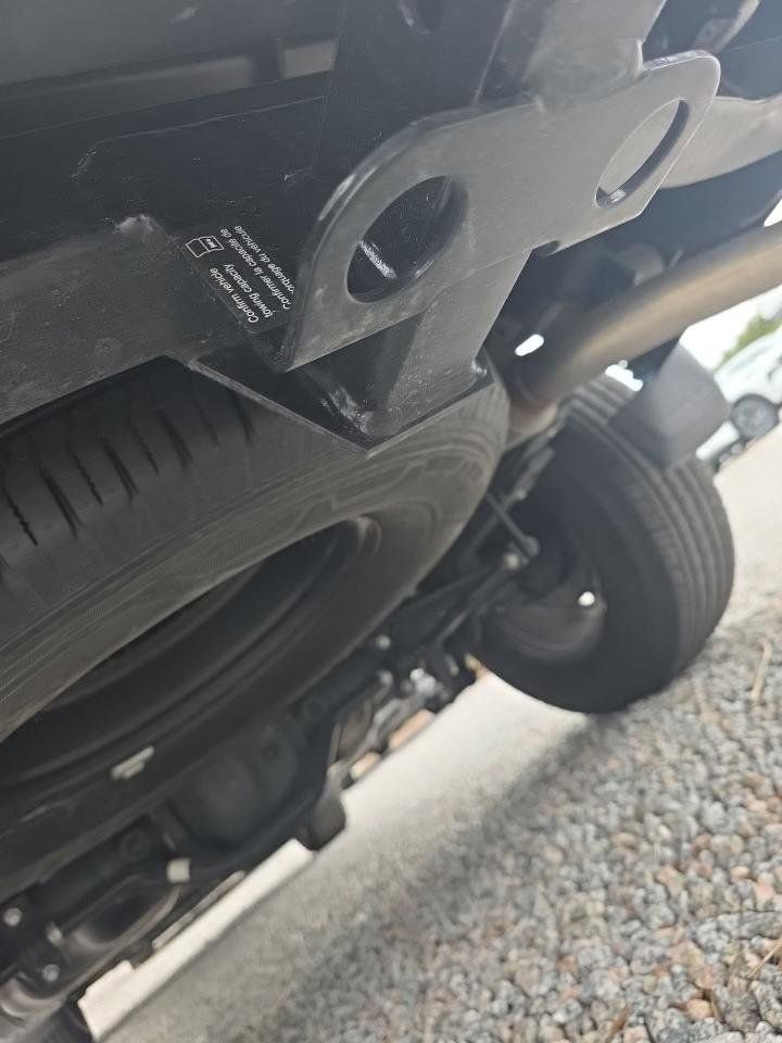 Used 2024 Nissan Frontier SL w/ Technology Package image 9