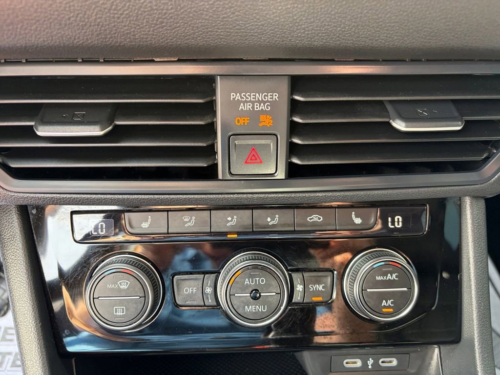 Certified 2024 Volkswagen Jetta SE image 17