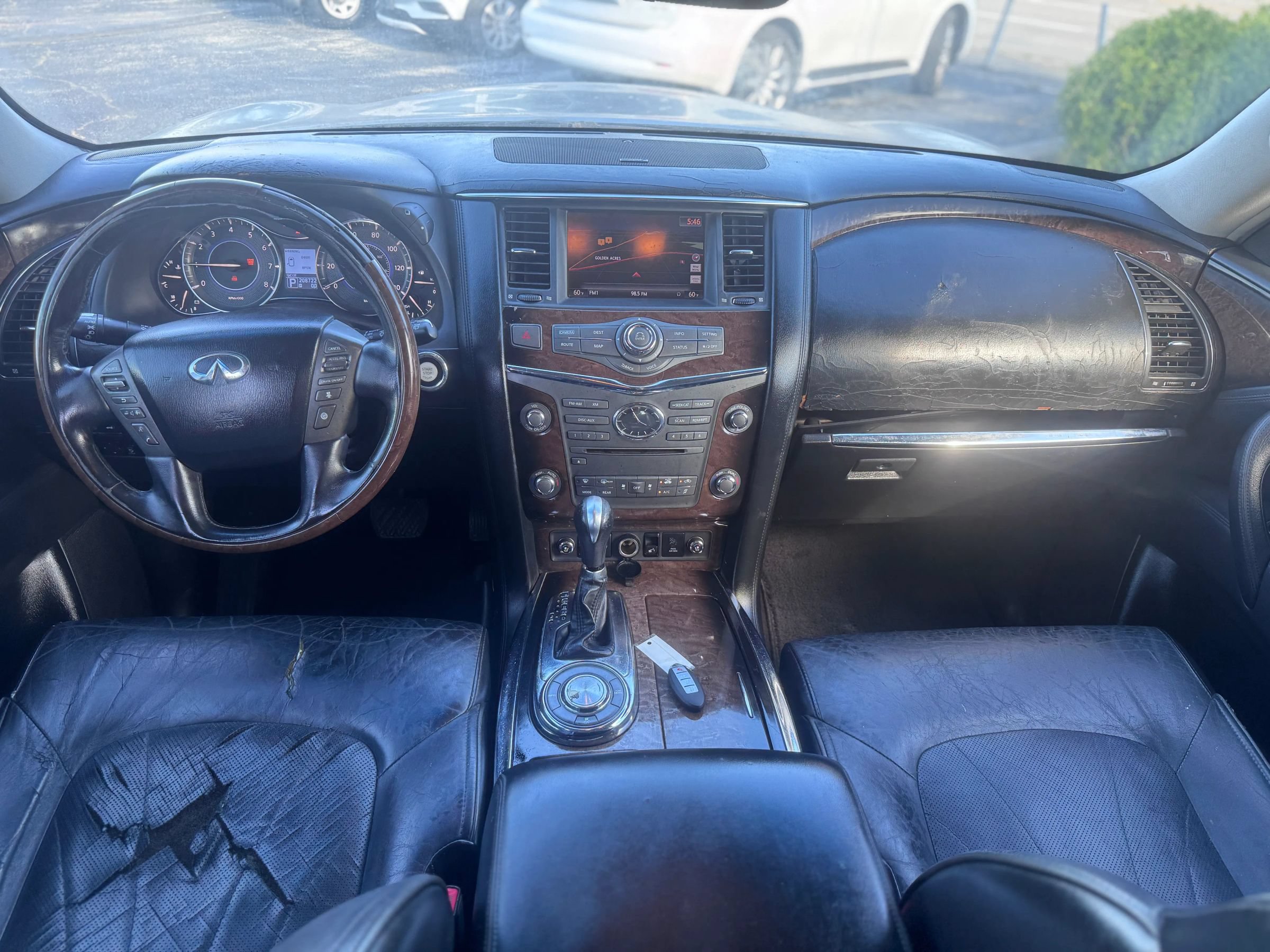 Used 2011 INFINITI QX56 2WD w/ Deluxe Touring Pkg image 16