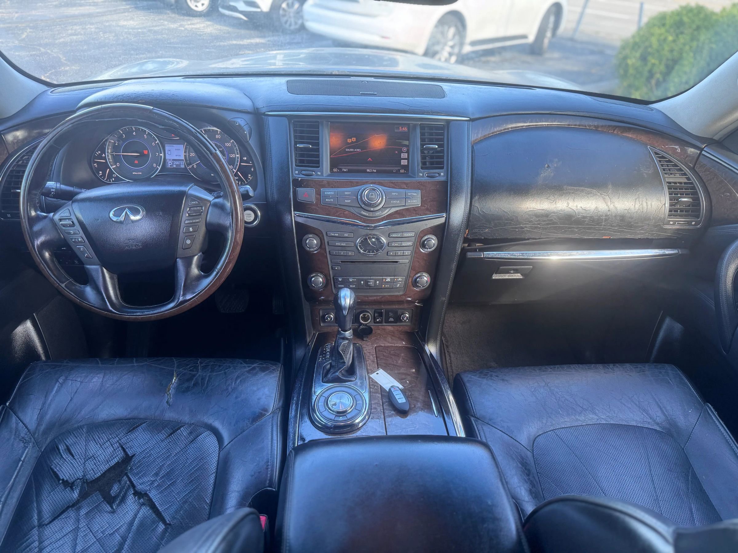 Used 2011 INFINITI QX56 2WD w/ Deluxe Touring Pkg image 16