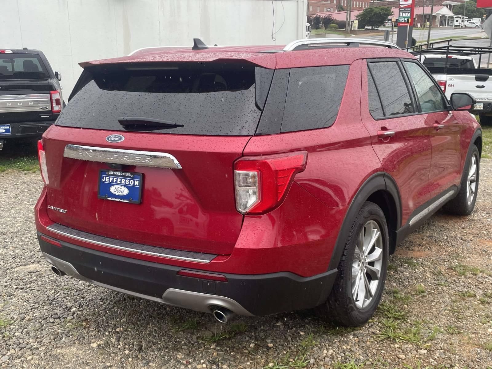Used 2021 Ford Explorer Limited w/ Equipment Group 301A RWD image 3