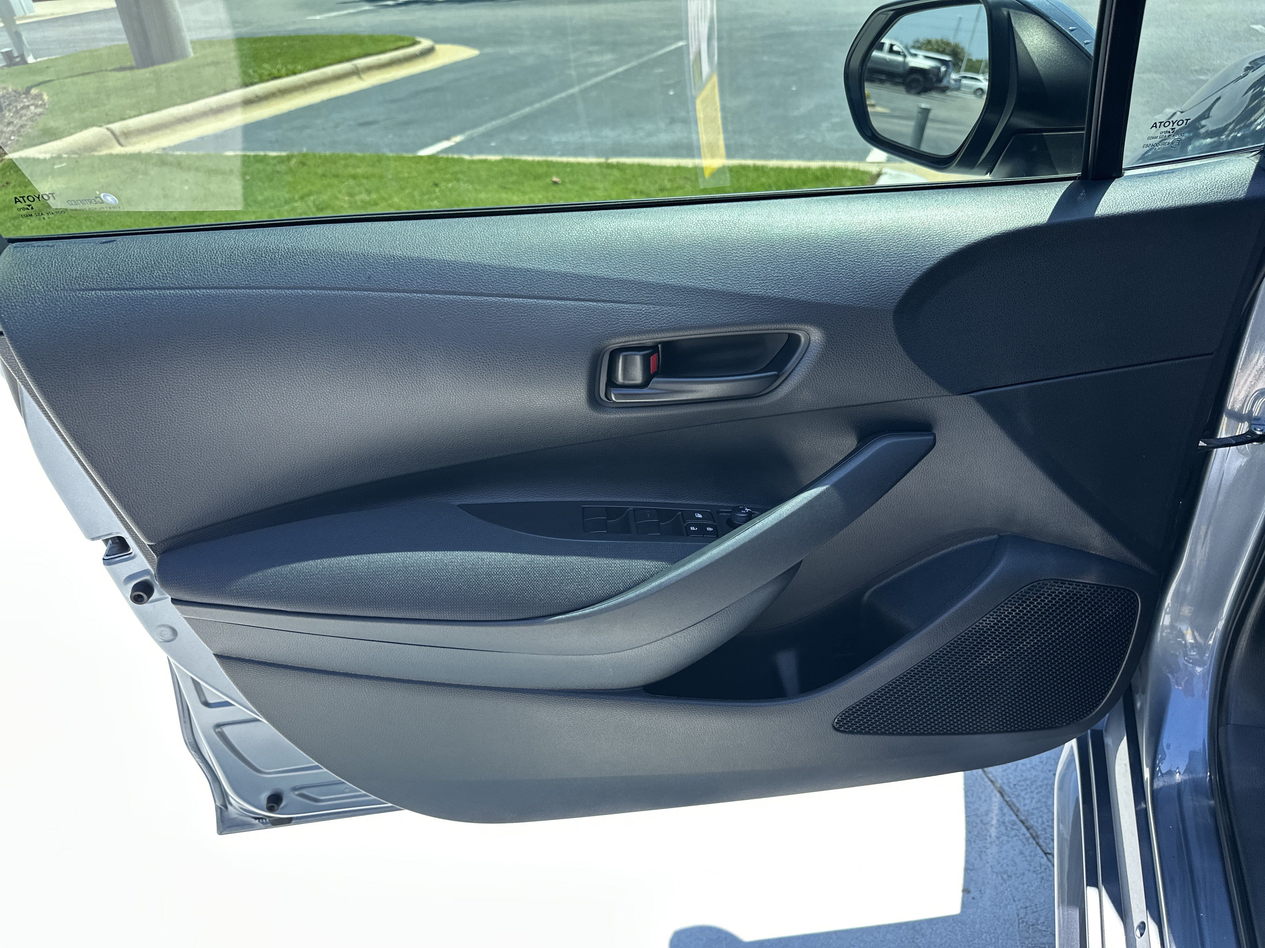 Certified 2025 Toyota Corolla LE FWD image 14