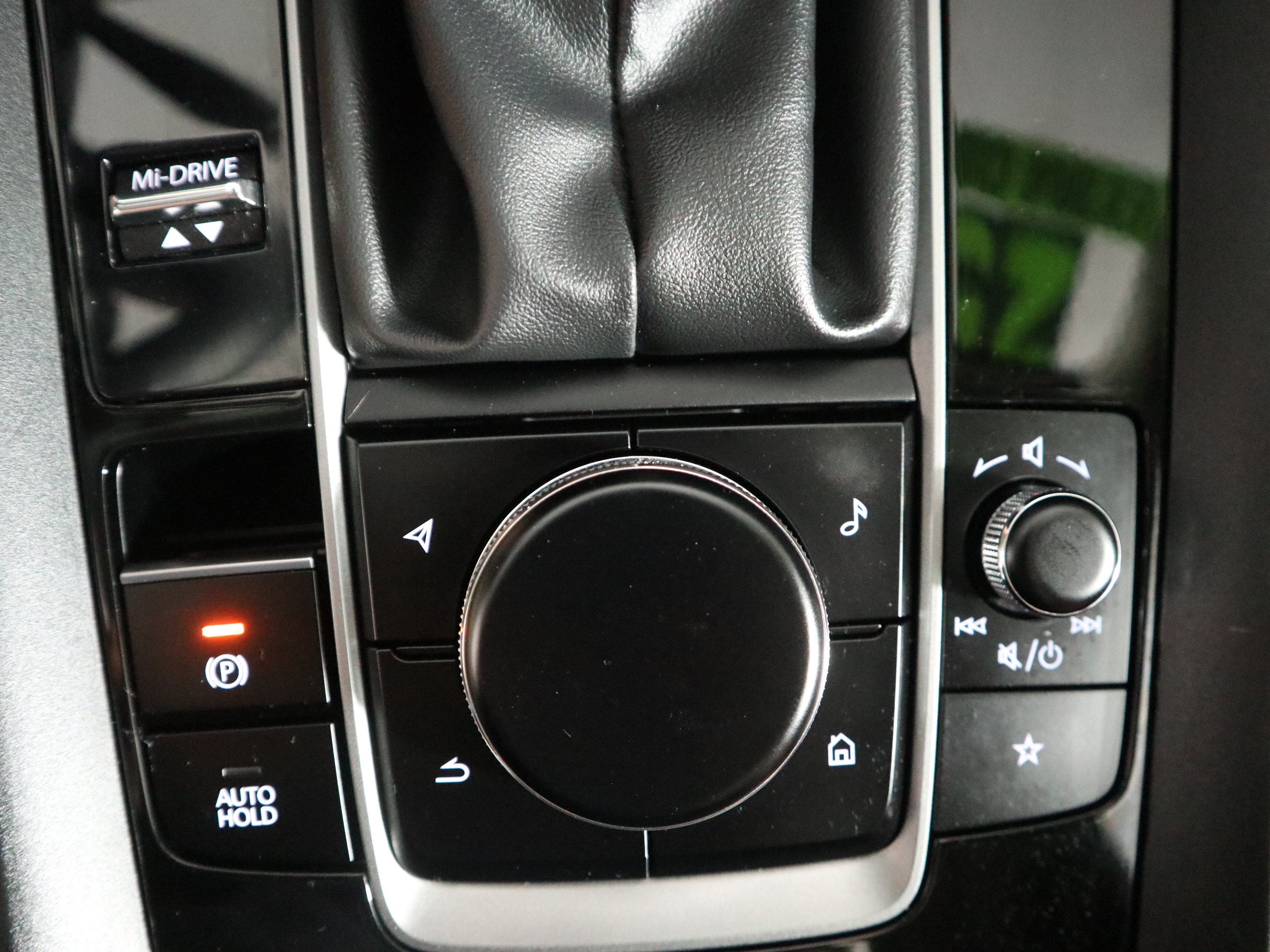 Certified 2025 MAZDA CX-50 AWD 2.5 Turbo w/ Premium Pkg image 33