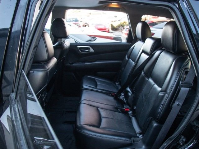Used 2018 Nissan Pathfinder Platinum w/ Cargo Package image 21